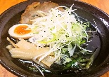 黒醤油ラーメン
